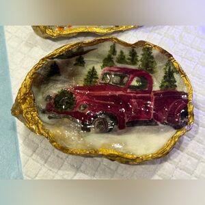 🦪 From Tide to Trinket
Hand-Finished Oyster Shells